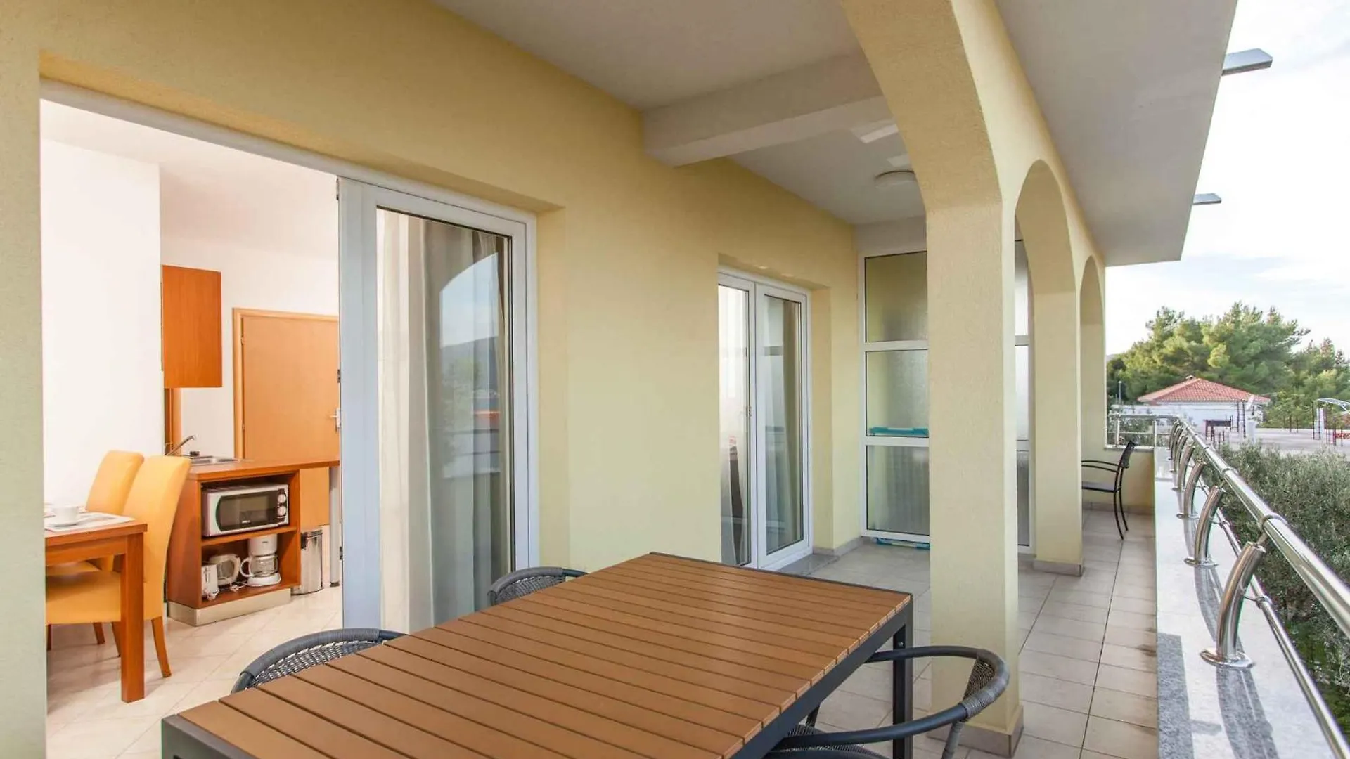 Apartment In Okrug Gornji 6130 Trogir 0*,